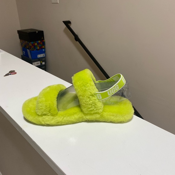 Ugg Lime green slippers - Picture 4 of 4